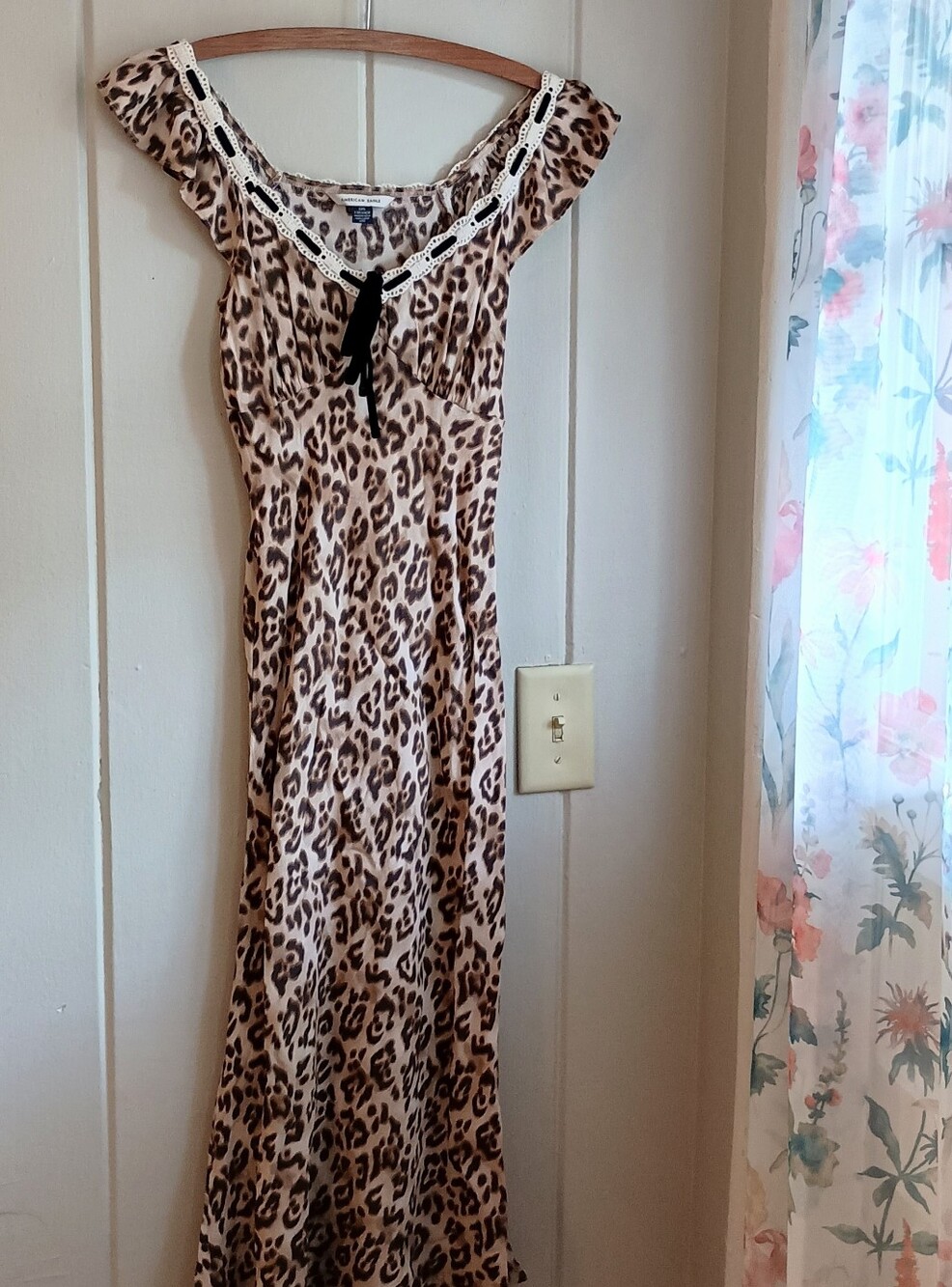 Leopard Print Flutter Sleeve Midi Dress